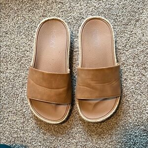Roxy Tan Slide Sandals Minimalist Design